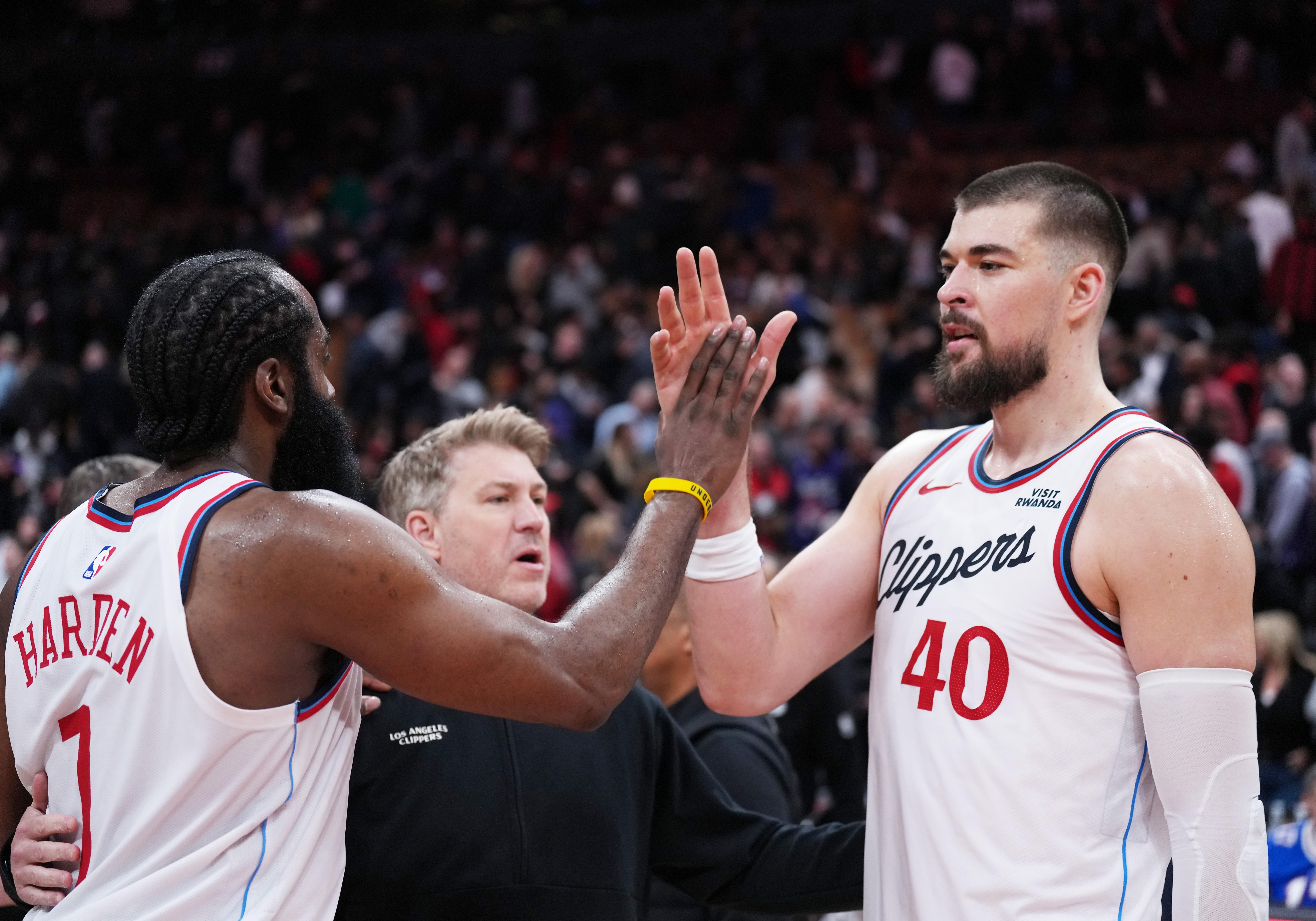 开云体育中国-快船VS公牛首发：哈登、邓恩、桑德斯、科林斯、祖巴茨