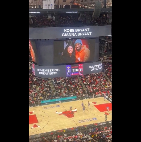 开云体育登录-❤️有心了！公牛主场大屏幕致敬科比和Gigi：缅怀伟大