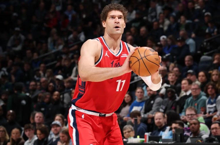 开云体育官网-被国王内线各种打爆！快船对于内线老将的使用方式存在巨大的问题